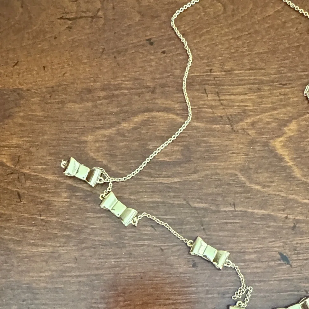 kate spade Gold Bow Link Long Necklace - Pink Pouch